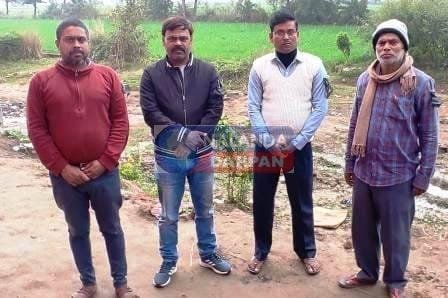 अनुमंडलीय आंचलिक पत्रकार संघ के पत्रकारों ने काला बिल्ला लगाकर समाचार संकलन किया अनुमंडलीय आंचलिक पत्रकार संघ के पत्रकारों ने काला बिल्ला लगाकर समाचार संकलन किया